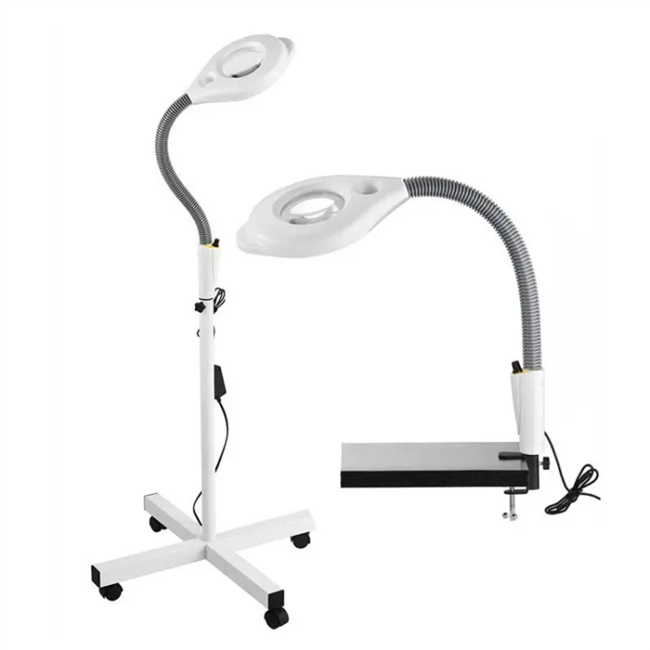 Lampa podłogowa powiększająca